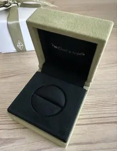 【未使用】ヴァンクリーフ＆アーペル リング用アクセサリーケース 空箱