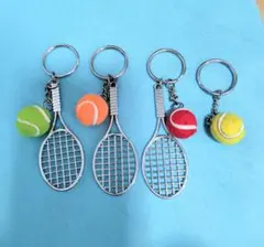 テニスラケットとボールのキーホルダーセット
