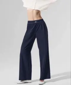 Alo ワイドパンツ ネイビー Sサイズ 美脚 リラックス 新品 - メルカリ
