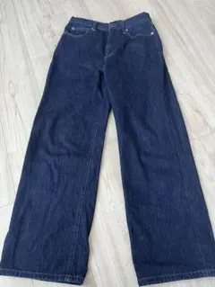 UNIQLO ダークブルー ワイドレッグジーンズ