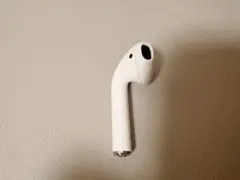第二世代Apple AirPods右耳イヤホンのみ 片耳 正規品動作品A2032