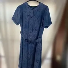 青い花柄半袖ワンピース