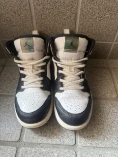 Nike Air Jordan 1 ホワイト/ブラック/ゴールド