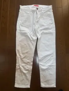 RED CARD ホワイトデニムパンツ