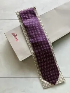 【新品未使用タグ付き】ブリオーニ　 ネクタイ 100%シルク 小紋柄