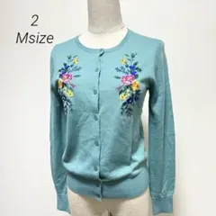 美品 組曲 クルーネックカーディガン 2 M 刺繍 花柄 ブルー オンワード樫山のサムネイル