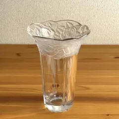 ガラス　花瓶　フラワーベース　大きめ　口広　花柄彫刻のサムネイル
