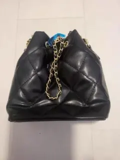 ブラックレザー キルティング ショルダーバッグ