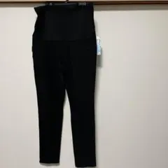 黒パンツ