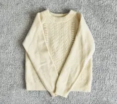 美品 キッズ用 ケーブルニットセーター クリーム色