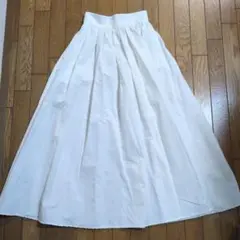 ティアラ　タフタ　フレア　ロングスカート