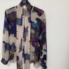 美品 クリスチャンオジャール シアー ボウタイブラウス 総柄 9T M相当のサムネイル