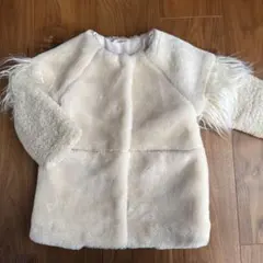 ファー付きクリーム色ファーコート