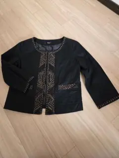 VICKY ノーカラージャケット 黒 ビーズ装飾のサムネイル