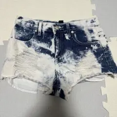 FOREVER 21 ケミカルウォッシュ デニムショートパンツ 25のサムネイル