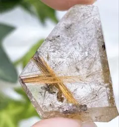 ルチルクォーツ 置物