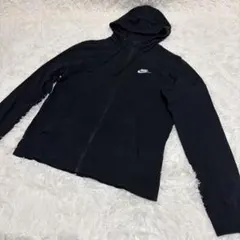 NIKE ナイキ フード付き ジップアップパーカー 刺繍 S ブラック 短丈