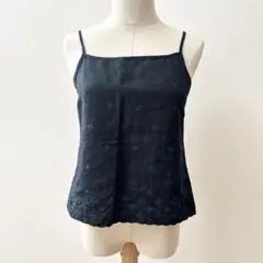 マカフィー　お花刺繍のキャミソール　リネン混　ネイビー　トゥモローランドのサムネイル