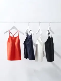 クレープジャージーブラキャミソール　ユニクロ　ホワイト　ネイビー　トップス