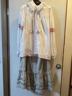 2026年最新】ピンクハウス ブラウスの人気アイテム - メルカリ