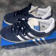 adidas GAZELLEネイビー箱付き23.5