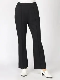 アパートバイローリーズ リブピンタックフレアパンツ ブラック