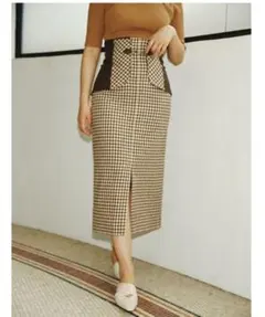 新品 タグ付き★LILY BROWN■ビット付き合皮切り替えタイトスカートのサムネイル