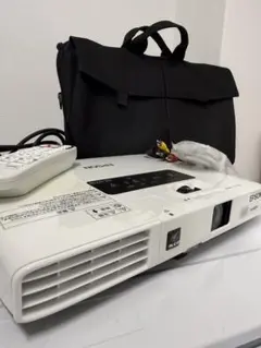 EPSON EB-1785W プロジェクター ランプ表示0H ケース付 ほぼ新品