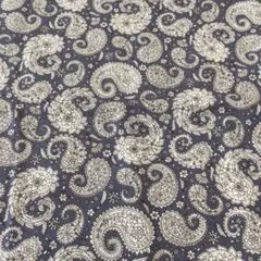 ペイズリー柄 生地 グレー系 手芸用　110幅✖️50