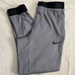 Nike グレー トレーニングパンツメンズS