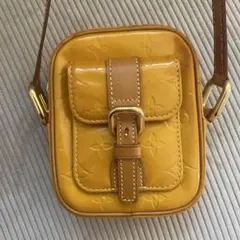 LOUIS VUITTON ショルダーバッグ　ヴェルニ