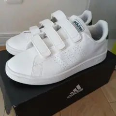 adidas ホワイト ベルクロスニーカー