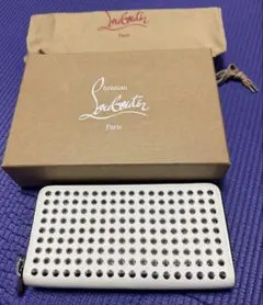 Christian Louboutin 長財布 ホワイト スタッズのサムネイル