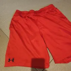 O*★様 【最終値下げ美品】アンダーアーマーUnder Armour 赤 ハーフ
