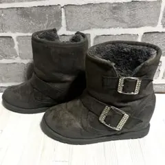 特価　☘️ インヒール ムートンブーツ ビジューバックル グレー Mサイズ