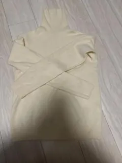 UNIQLO カシミア 100% タートルネック Sサイズ　オフホワイト