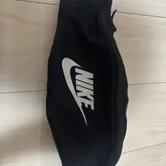 NIKE ブラック ボディバッグ