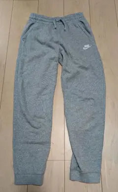 Nike グレー スウェットパンツ　キッズ Lサイズ