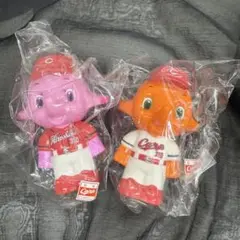 2329 サトちゃん &サトコちゃん　広島東洋カープコインバンク &ストラップ 広島東洋カープ（2002-2008）のプロ野球サトちゃんフィギュア