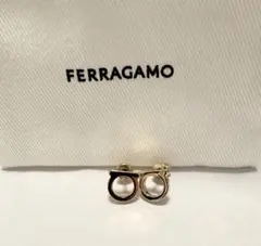 フェラガモ ピアス 金のサムネイル