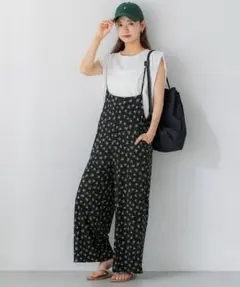 小花柄 サロペット オールインワン ブラックのサムネイル