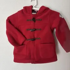 赤いフリースフード付きダッフルコート