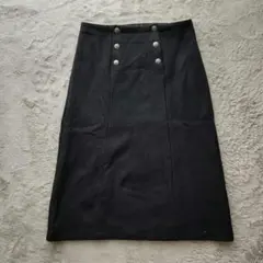 agnes b. 黒のタイトスカート ボタン付き