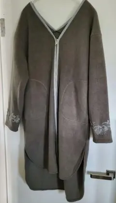 値下げ！未使用！グラニフ　袖刺繍　ノーカラージャケット