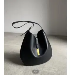 ブラックショルダーバックのサムネイル