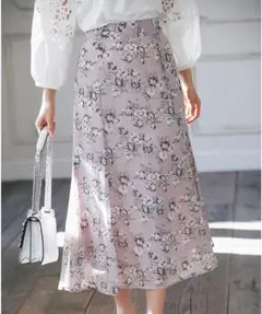 【値下げ】【tocco closet】飾りくるみ釦付きフラワープリントスカート