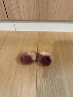 DAIANA ファー ポンポン アクセサリー ピンクベージュ