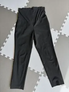 UNIQLO マタニティパンツ 黒スラックス