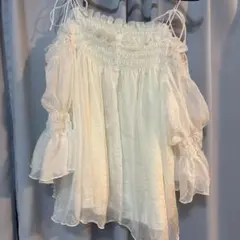 チュールブラウス