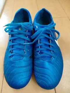 青 スパイクシューズ スタッド付き